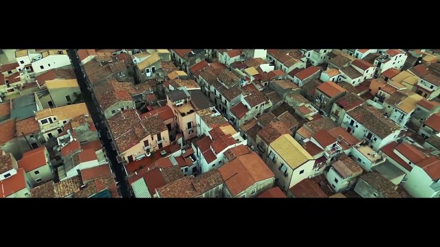 J'FAIS MES AFFAIRES - Le clip de DJADJA & DINAZ