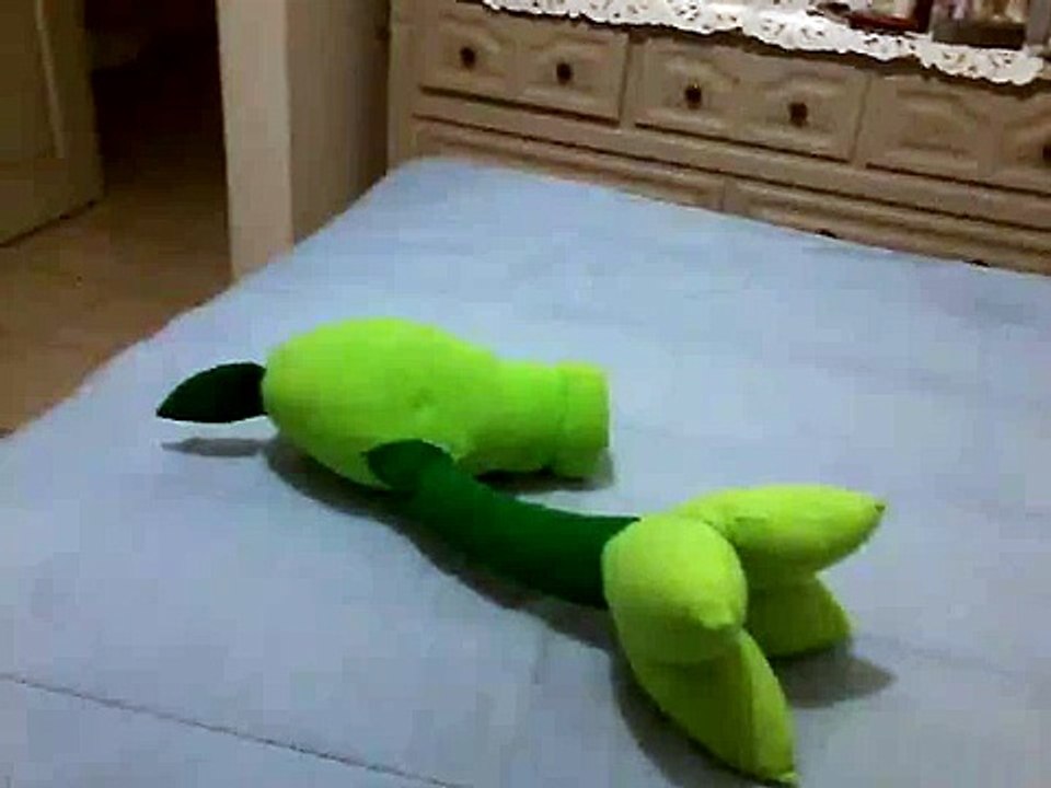 El peluche lanzaguisantes de plants vs zombies