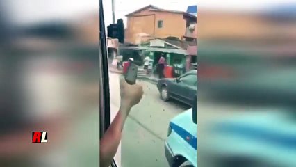 Футбольные болельщики задержали воришку