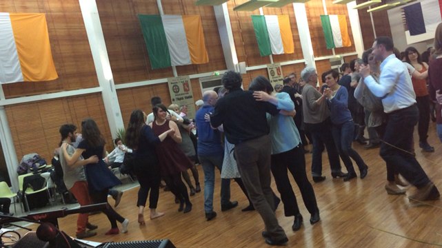 Cours de danse au bal irlandais