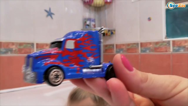 Кукла Штеффи и Ярослава купаются ванне с пеной. Игрушки для детей. Doll Steffi Bath Time