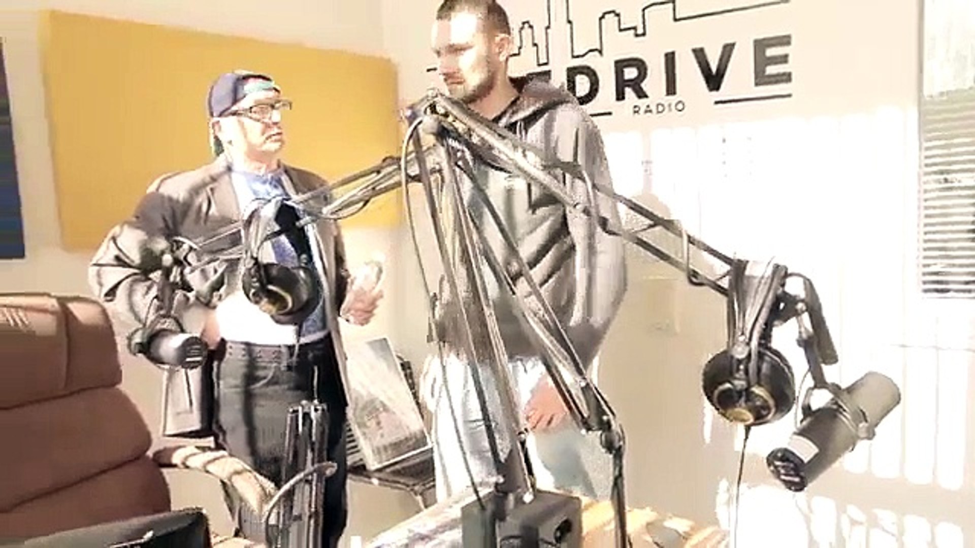 ⁣Як підняти Україну з колін, та коли емігранти повернуться в Україну