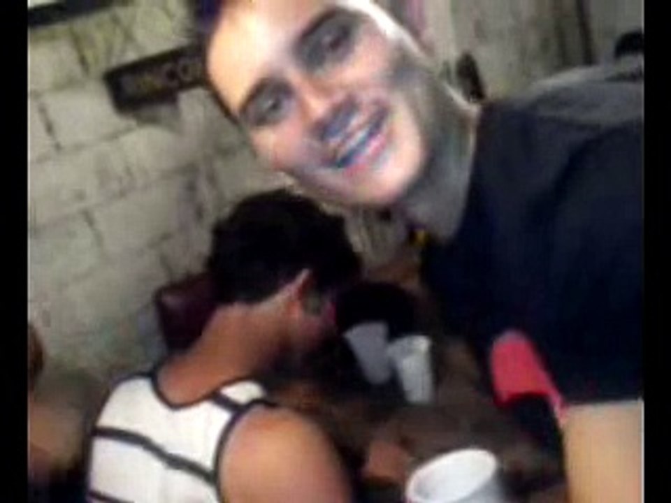 Los raggaticos boys (muevelo muevelo)