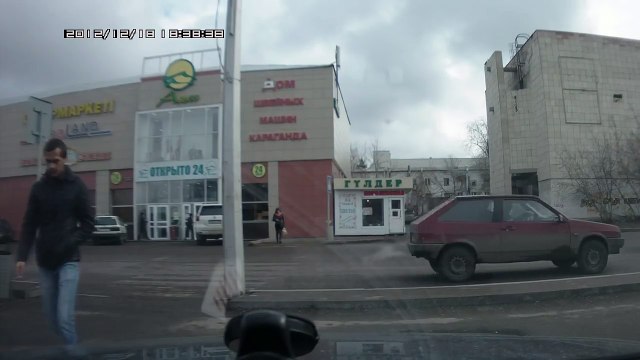 ДТП Караганда ТЦ Азия 08.04.2016