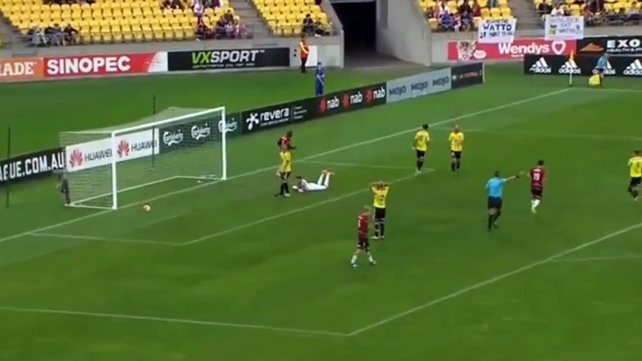 Wellington Phoenix vs Western Sydney Wanderers  Brendon Santalab Goal   Australian A-League 10-04-2016 HD