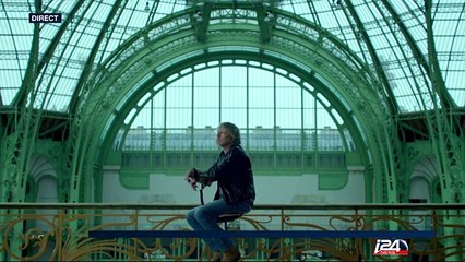 Renaud rend hommages aux victimes de l'Hypercacher