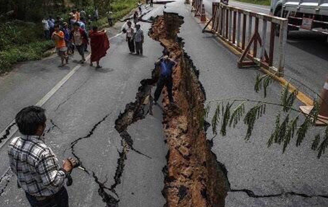 Earthquake in Pakistan Today  10 April 2016