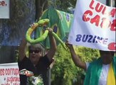 Em Curitiba, manifestantes protestam contra o governo; Sede da CUT é alvo de rojões