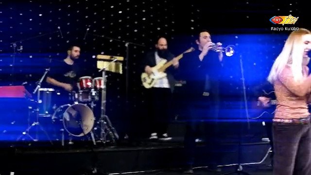 Gökçe - Vazgeçmeseydin Keşke (Akustik Canlı Performans)