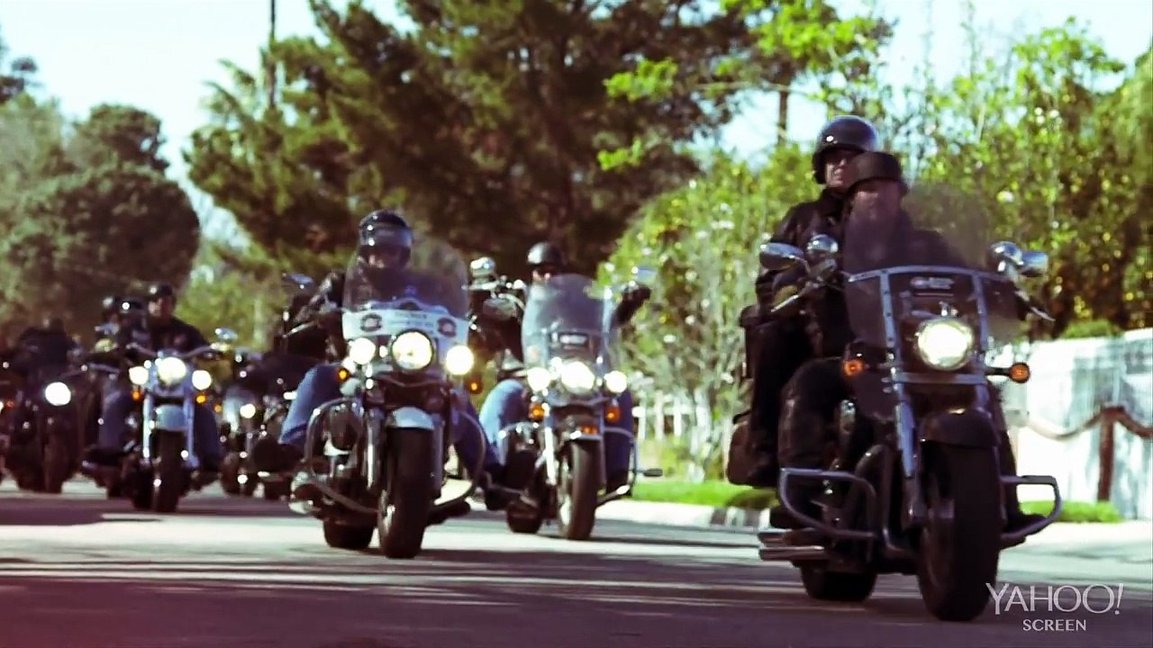 Cette jeune fille a vécu d’horribles choses, regardez qui sont ses sauveurs ! Vous allez être étonnés !