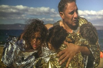 Télécharger la video: Exposición invita a conocer el drama de los refugiados