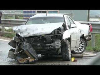 MAKINA PERPLASET ME TRAFIKNDARESEN, 1 VIKTIME E 1 I PLAGOSUR NE FIER – LUSHNJE