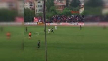 Bartın'da Futbolcular Sahada Birbirine Girdi