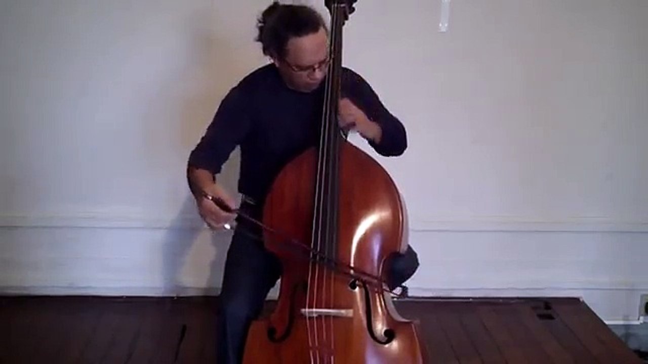 SUITE BACH ,COURANTE NO  3  C MAJOR , Tuning Solo .