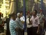 اعتصام بعض موظفي شركة النصر امام مقر وزارة البترول.wmv