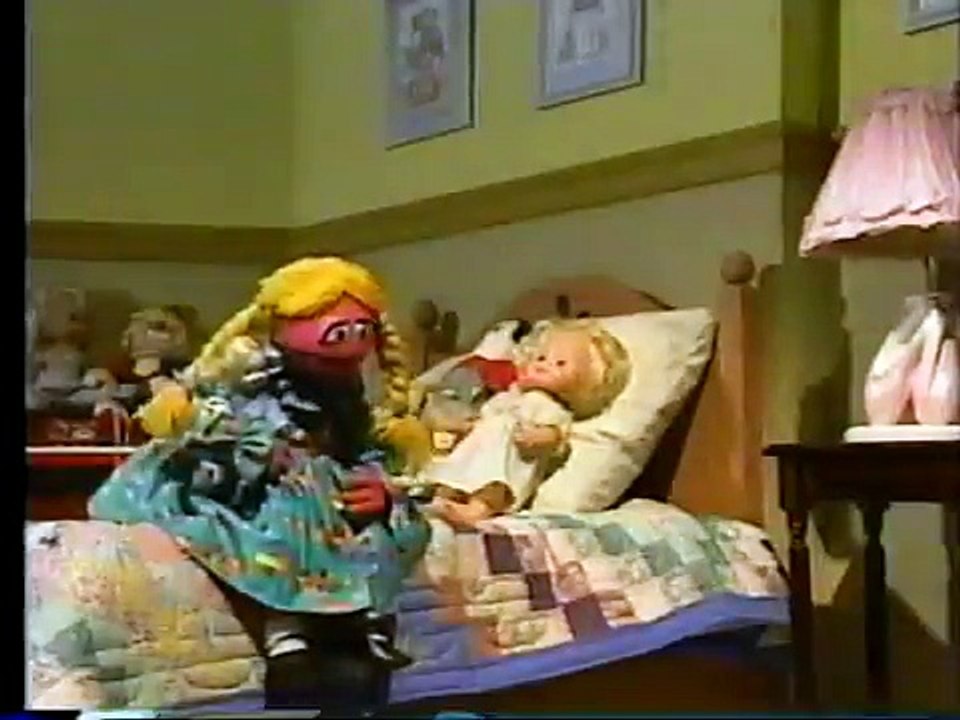 Sesame Street - Betty Lou Goes to Daycare