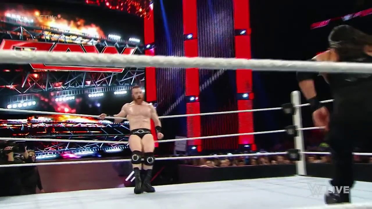 Roman Reigns vs. Sheamus - WWE World Heavyweight Championship Match  Raw, December 14, 2015