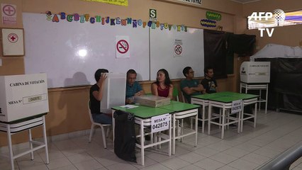 Peruanos comienzan a votar para elegir presidente