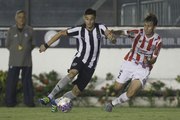 Com gol de pênalti nos acréscimos, Botafogo bate Bangu e vai à semifinal