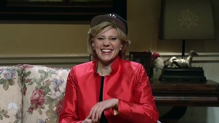 SNL‘s Hillary proved herself to be a New York City subway pro