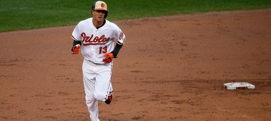 Manny Machado de 4-4, con jonrón
