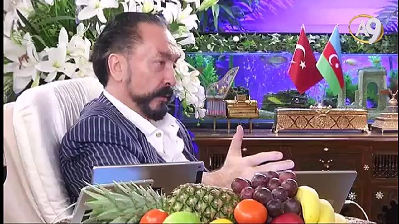MÜNAFIĞIN TÜM ÖMRÜ PİSLİK İÇİNDE GEÇER.