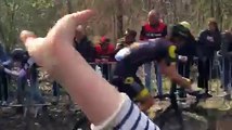 Paris-Roubaix 2016 - Elia Viviani à l'hôpital après avoir été percuté par une moto