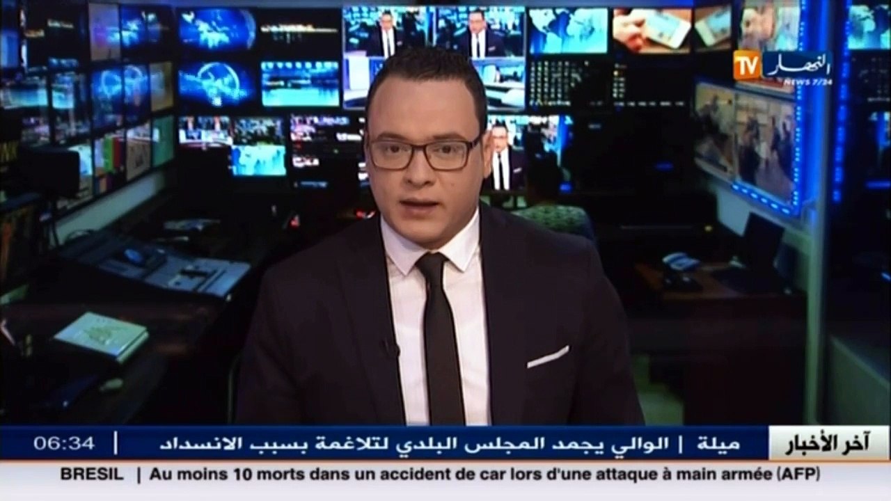 سائق شاحنة يسير بسرعة جنونية بالطريق السيار ويتجاوز 200 كلم في الساعة