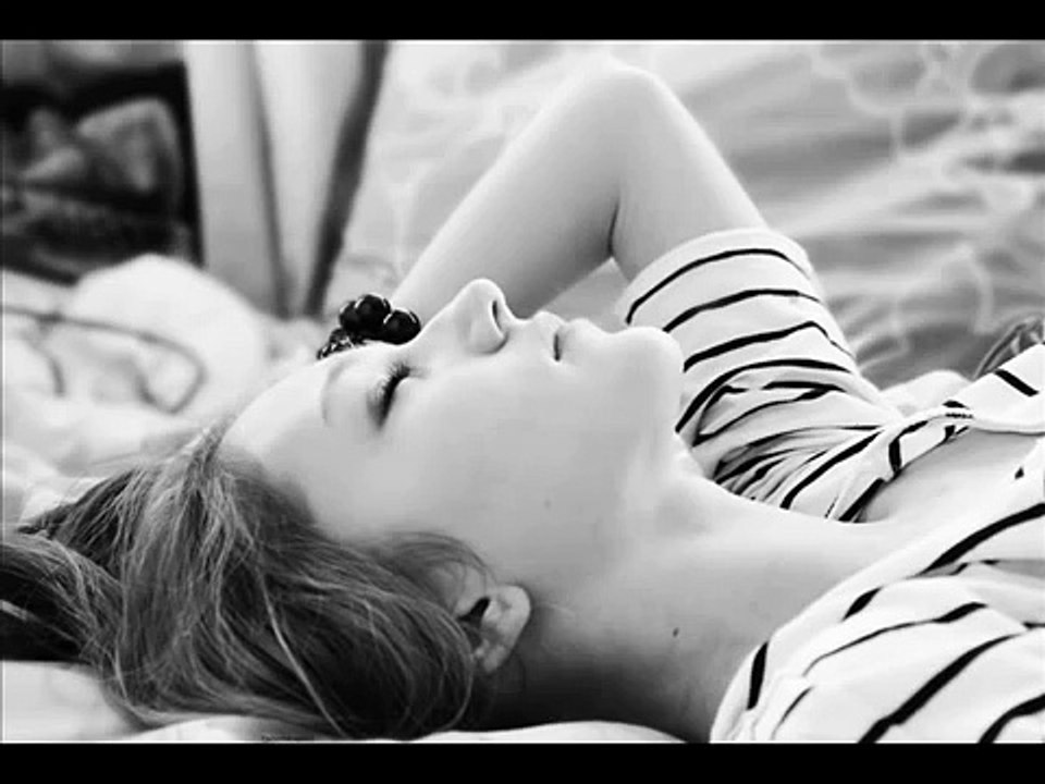 Black Light Dinner Party - Lift Away