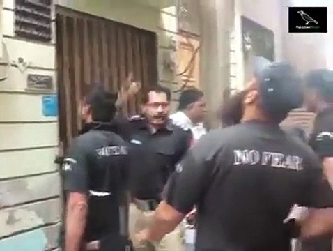 Pakistani Kawa - Punjab Police raids a gambling den