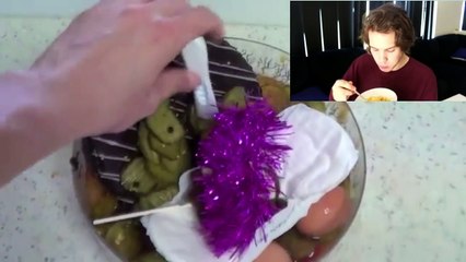 (MaxMoeFoe Reacts: 1) How to make a Krabby Patty!