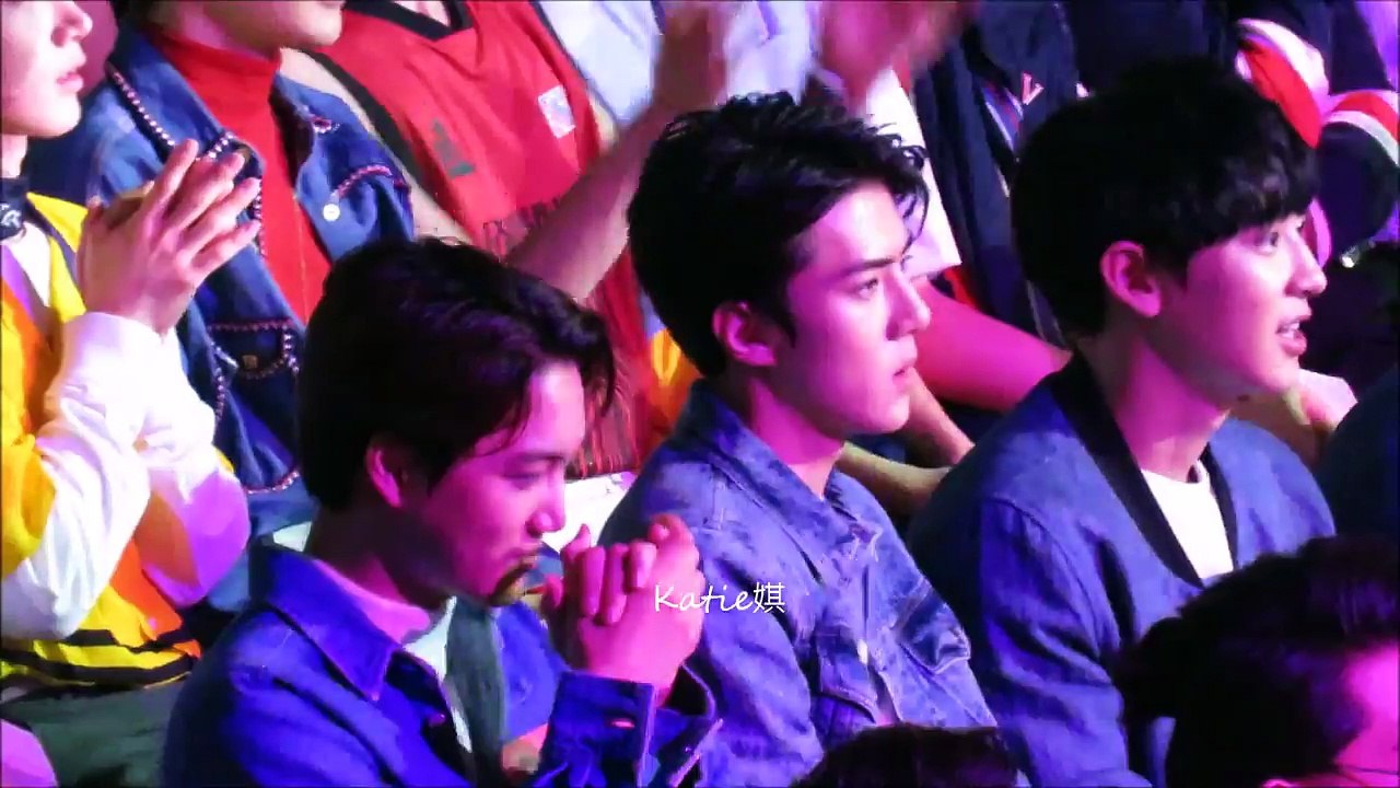 [fancam]160409 EXO Reaction on KangTa's Performance Sehun focus@16th TOP Chinese Music Awards