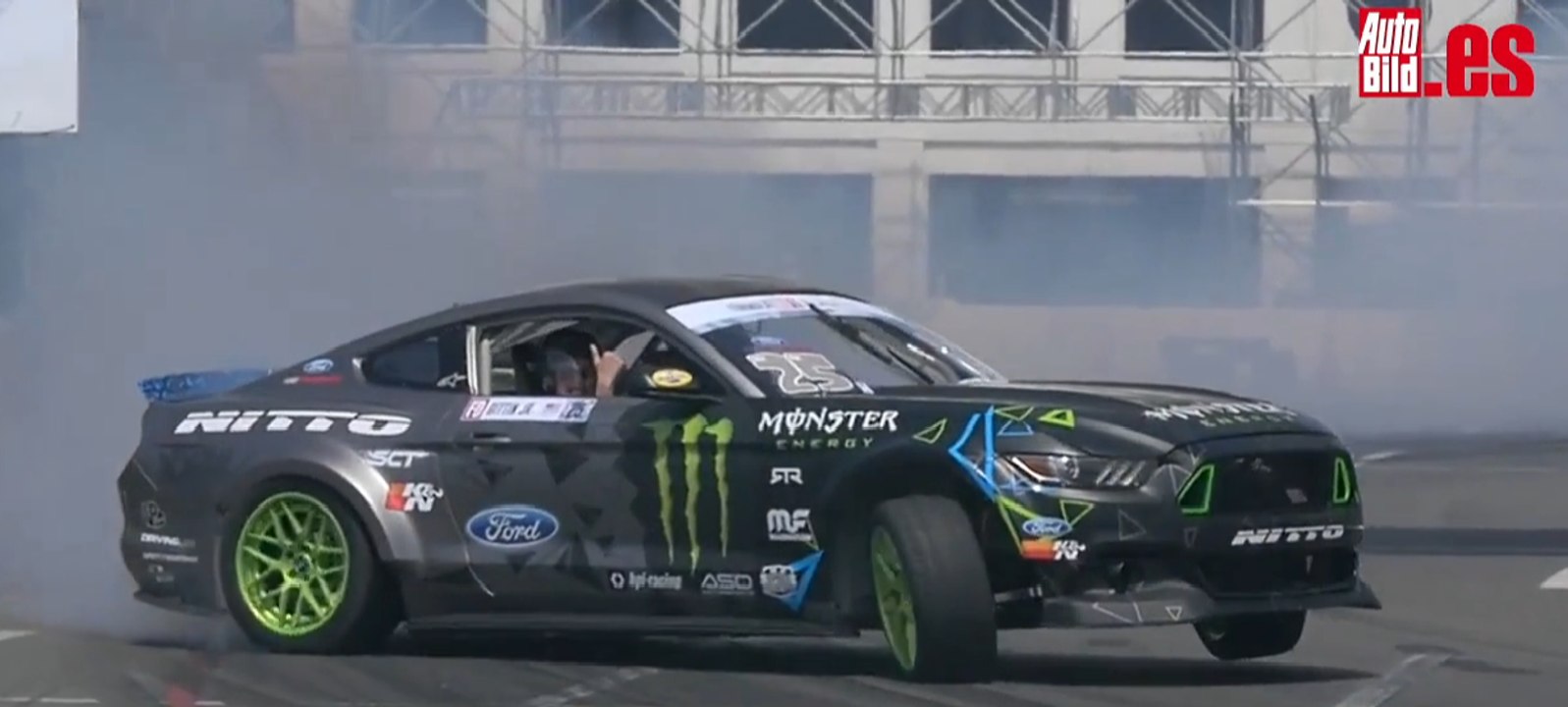 Ford Mustang RTR: Vaughn Gittin Jr. se lo pasa de miedo