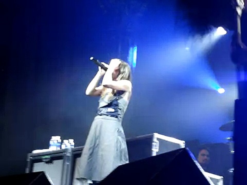 Flyleaf- im so sick [live in chicago]