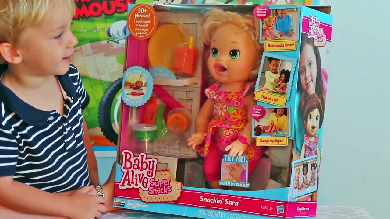Boneca Baby Alive Comilona Sara Hora de Comer Brincar Coco Caquinha Fralda Brinquedos Snackin Video