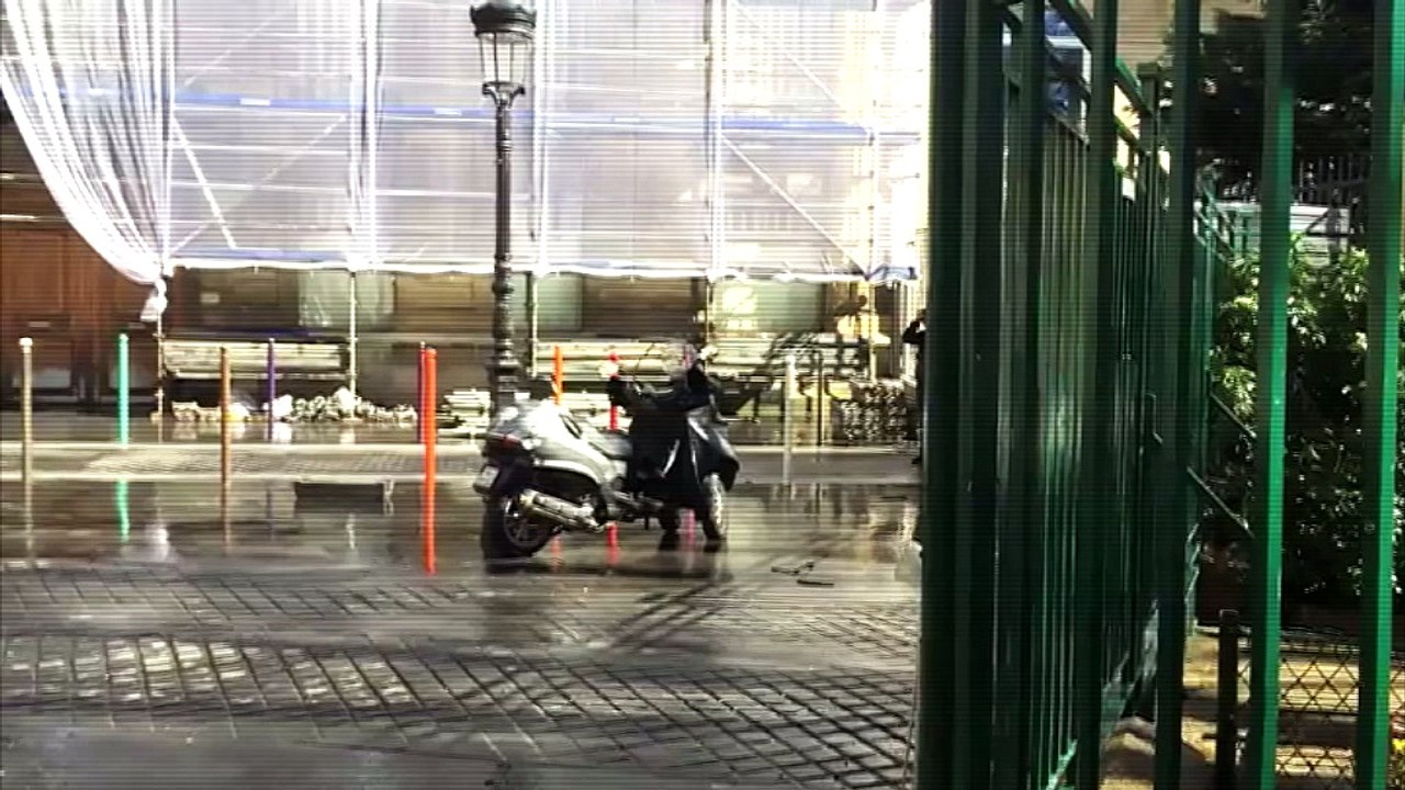 Denis Décode : Sophie Marceau chasse les paparazzi