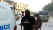 Des barils d'explosifs du régime syrien blessent des enfants à Alep