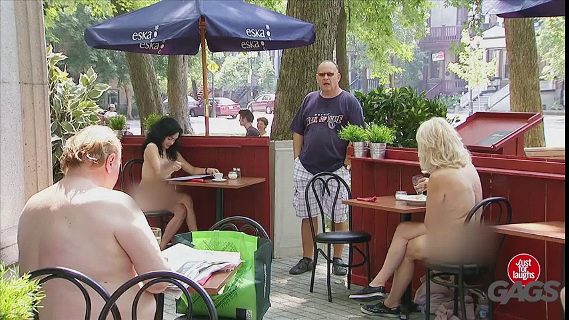 ⁣Sexy Nudist Restaurant Prank