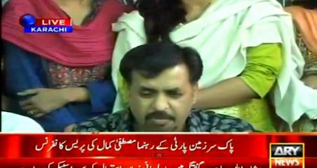 Nadeem Nusrat, Altaf Hussain k saath mil kr aik team ko doosri se marwa deta hai : Mustafa Kamal