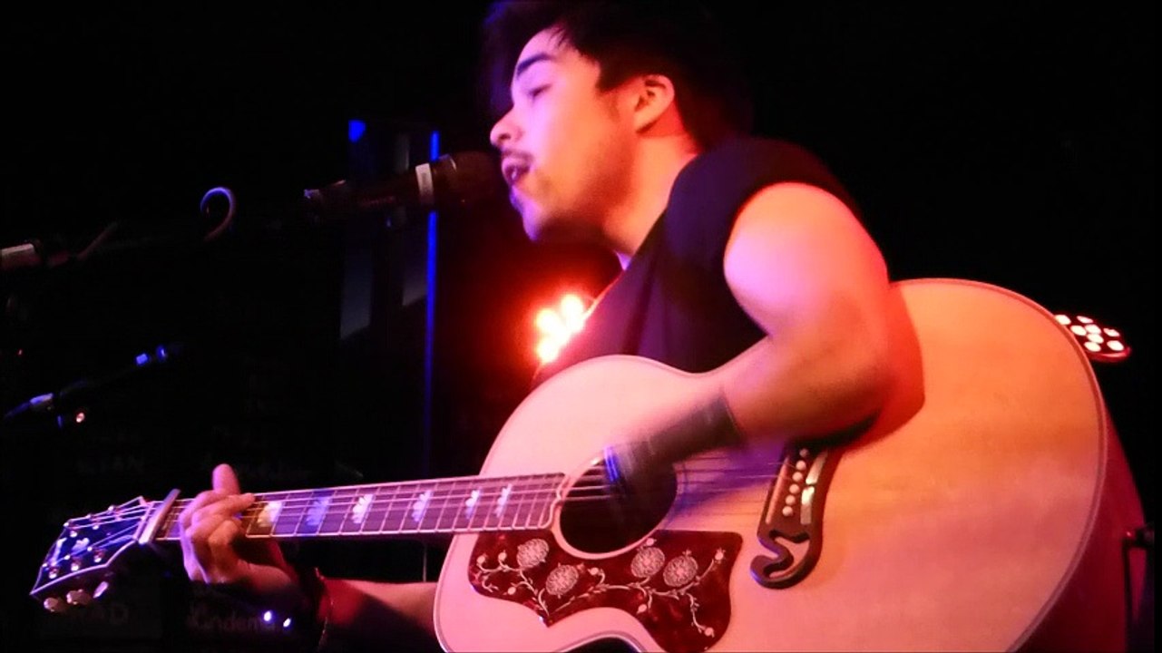 Alejandro Reyes *Heroes* David Bowie Cover - Bleu Lezard Lausanne 08.04.2016