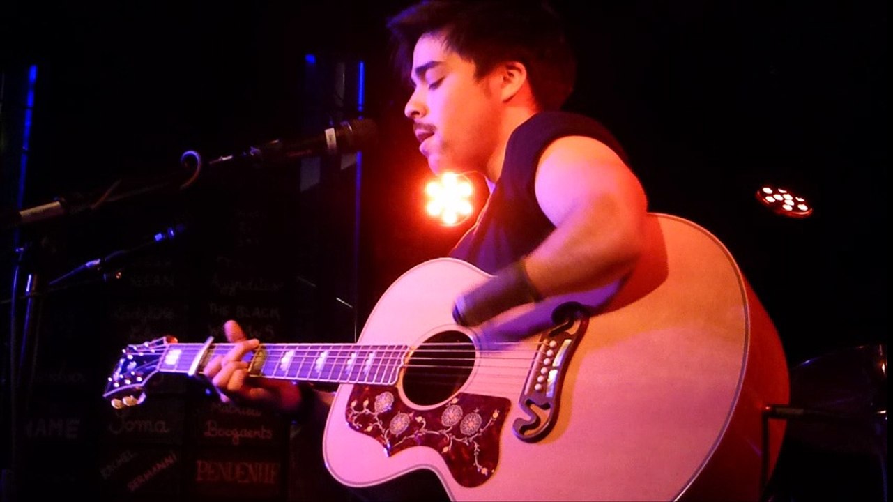 Alejandro Reyes *China Girl* David Bowie Cover - Bleu Lezard Lausanne 08.04.2016