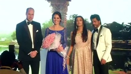 Duke and Duchess of Cambridge play cricket in India