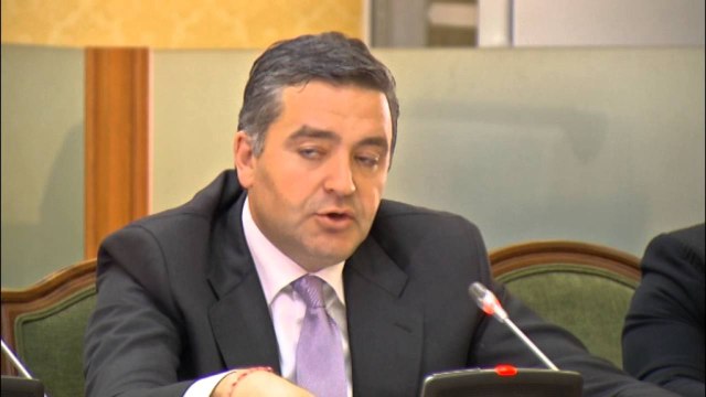 Klosi sqaron: Nuk përjashtohen nga ndihma ekonomike familjet që kanë një televizor