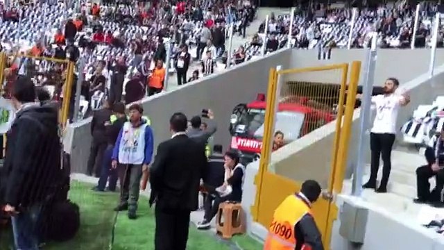 ‎Vodafone Arena‬'da İlk Tezahürat!