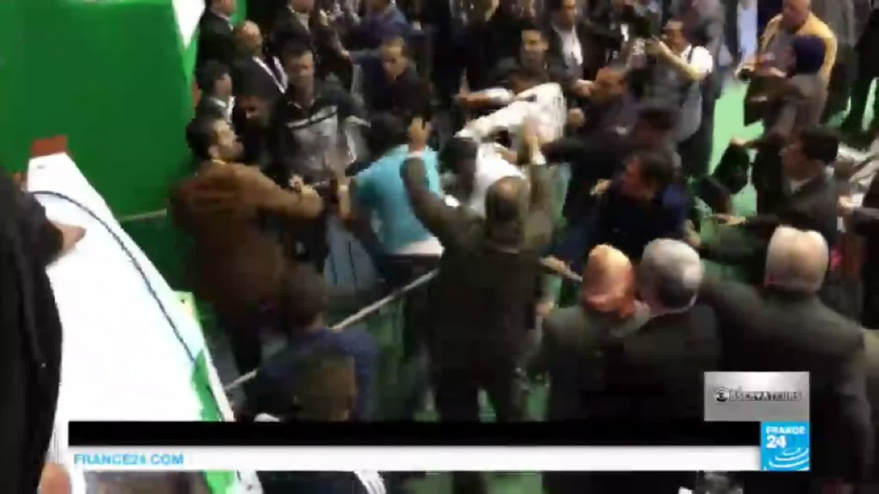 Grosse bagarre lors d’un congrès du FLN à Alger entre journalistes et membres de sécurité - ALGÉRIE