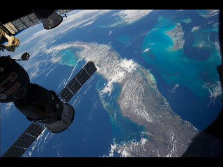 ESTACIÓN ESPACIAL INTERNACIONAL - POEMA DE VERANO BRISAS