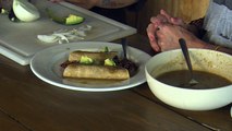 Deliciosas enchiladas de flor de jamaica - Vida Zen 63 (3/4)