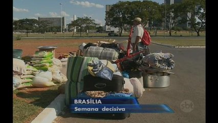 Grupos pró e contra o impeachment chegam a Brasília