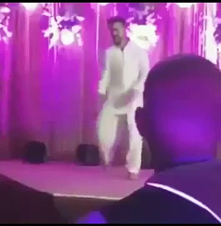 virat kohli dancing with sonakshi sinha at Rohit Sharma's sangeet party