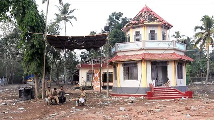 Funcionários de templo que pegou fogo são detidos na Índia